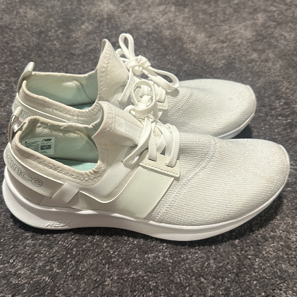 New balance sneakers US woman’s size 8